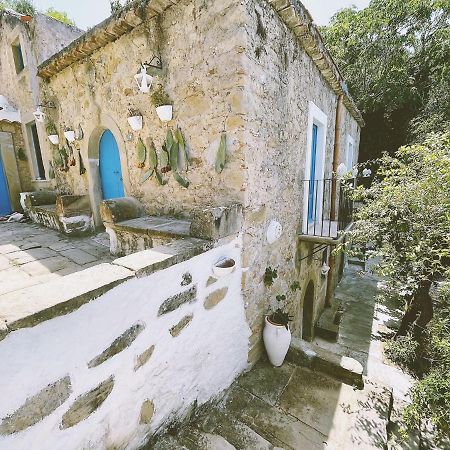 La Casa Del Nespolo Bed & Breakfast Capo d'Orlando Luaran gambar