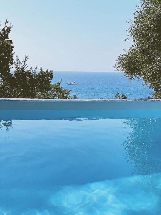 La Casa Del Nespolo Bed & Breakfast Capo d'Orlando Luaran gambar