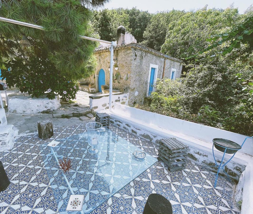 La Casa Del Nespolo Bed & Breakfast Capo d'Orlando Luaran gambar
